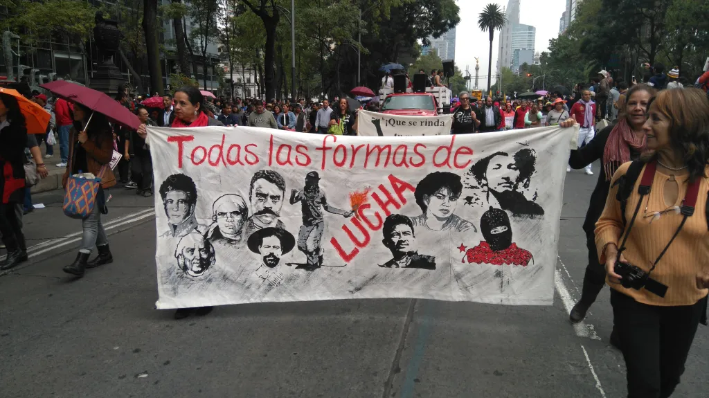 El devenir feminista de la acción colectiva: las redes digitales y la política de prefiguración de las multitudes conectadas